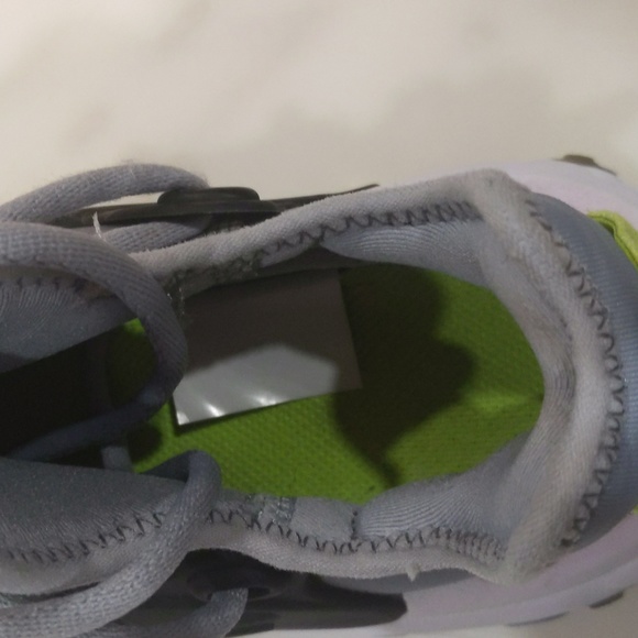 Nike React Presto Wolfe grey black pink wolf volt youth size 4 - Picture 8 of 11